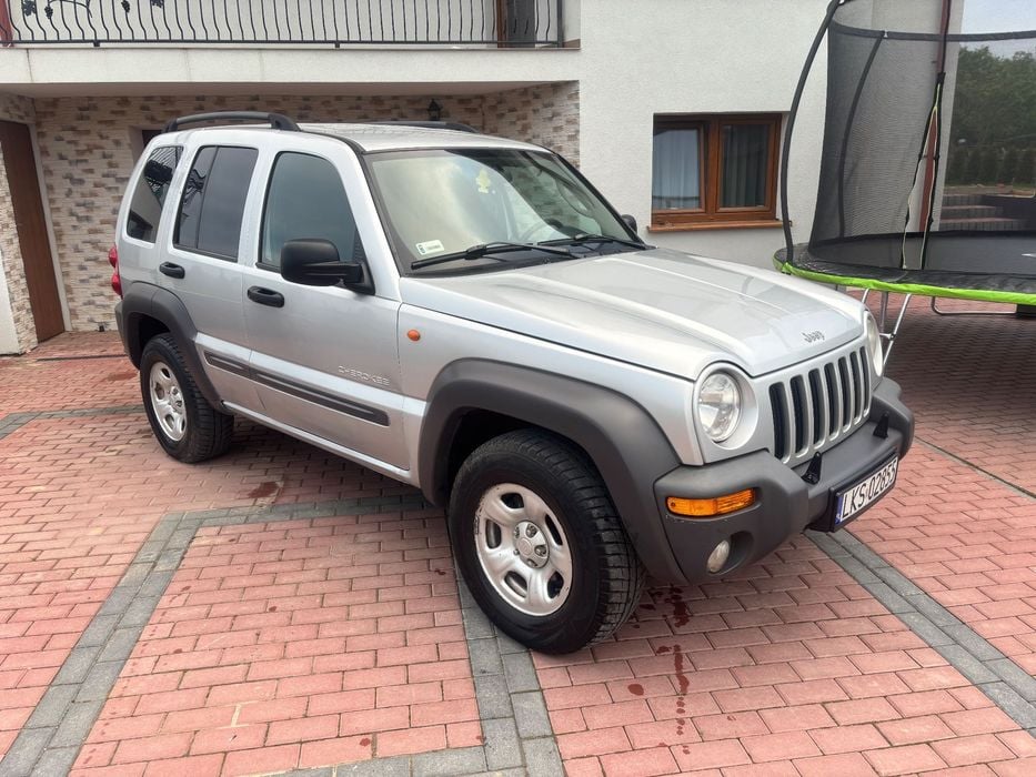 Jeep Cherokee 2004 rok pierwszy  właściciel w kraju