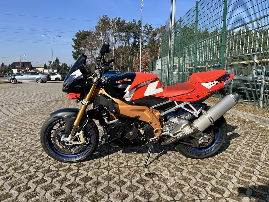 Aprilla RSV1000R Tuono Factory