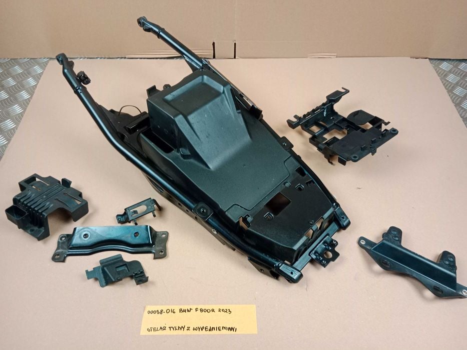 BMW F900R K83 Stelaż Tylny Tył Wypełnienie Mocowania 2023 nadkole tył