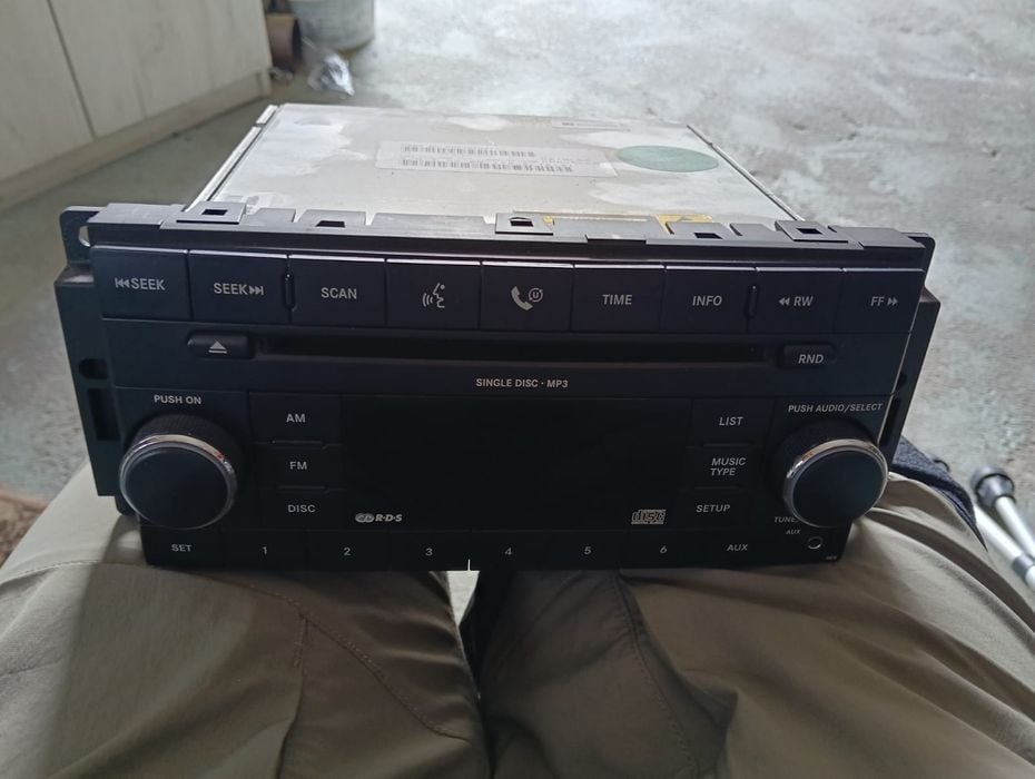 Sprzedam radio samochodowe Jeep Wrangler