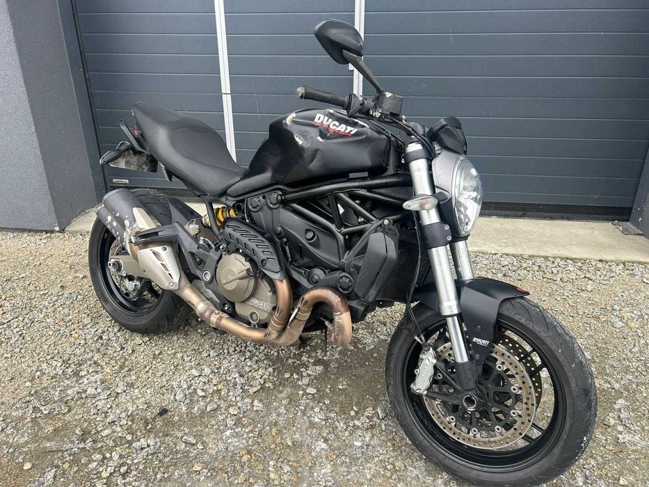 Ducati Monster 821 15 rok