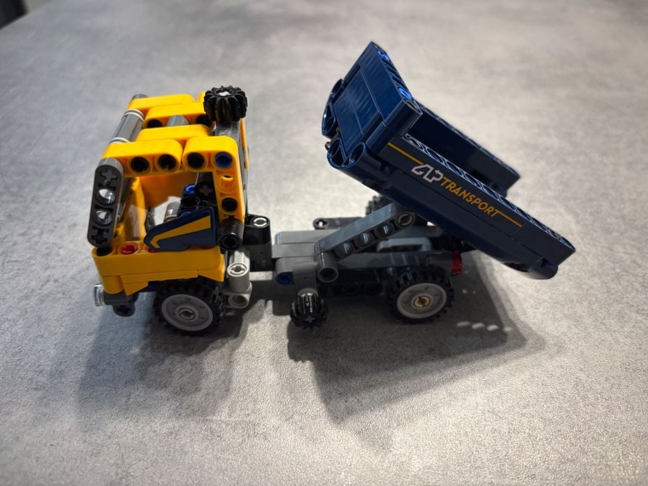Lego Technic 42147 Dump Truck