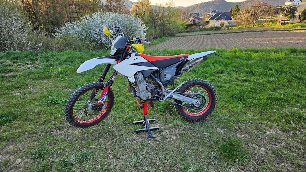 Beta – mocne enduro, bogate wyposażenie, z homologacją, gotowe do jazdy