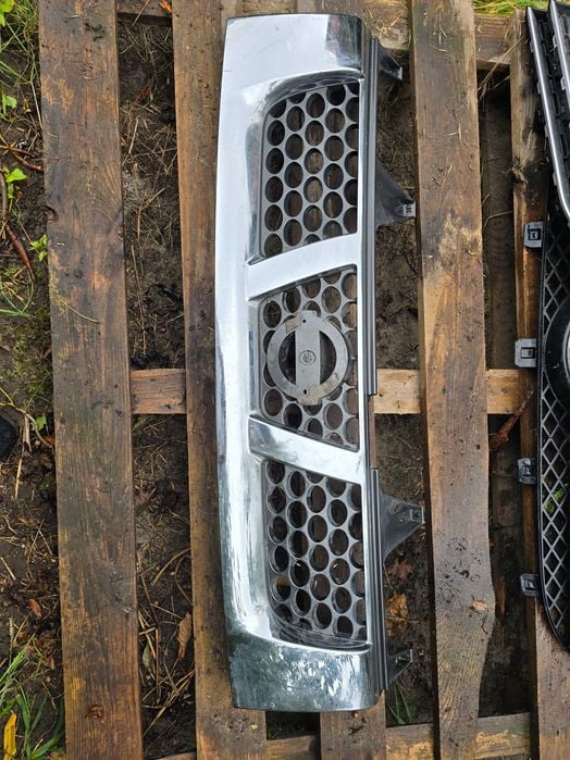 grill Nissan Navara D22 2002-