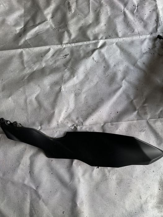 Prawe wypełnienie zbiornika Kawasaki Ninja 125