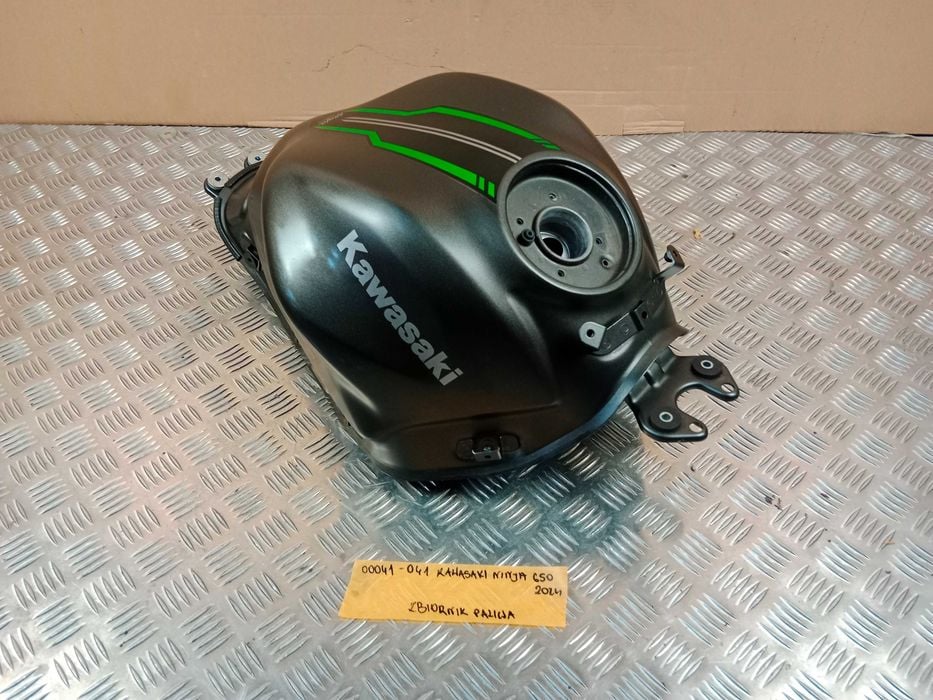 Kawasaki Ninja 650 ORYGINALNY Zbiornik Paliwa Bak Paliwa 20-24