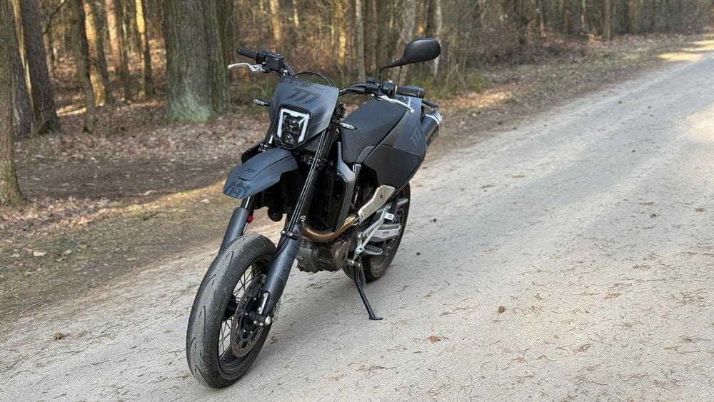 Husqvarna 701 Supermoto