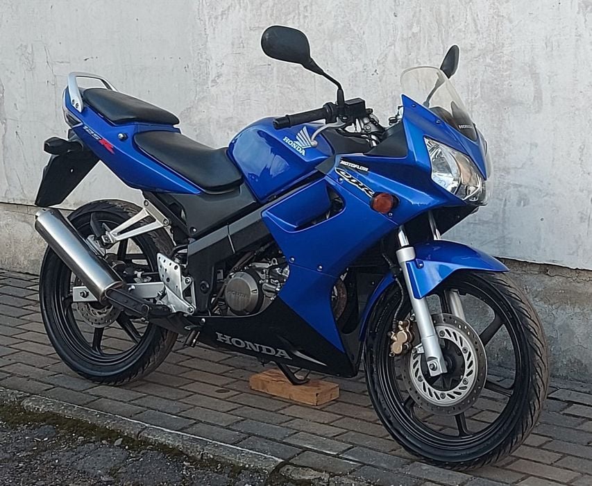 Honda CBR 125 rok 2004 kat.B/A1 transport pod dom