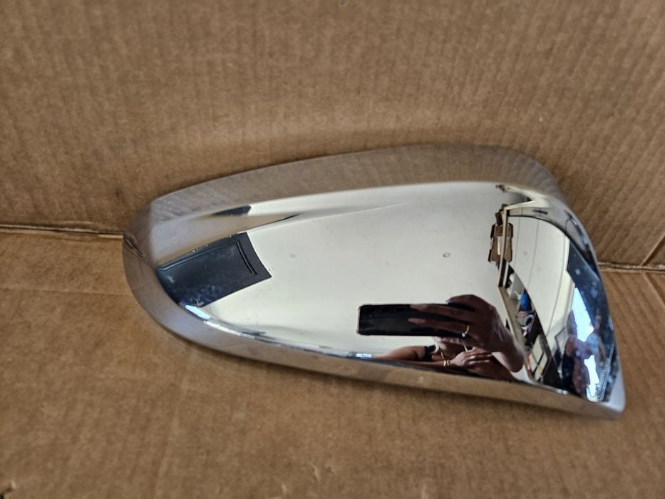 Toyota Hilux 16 obudowa lusterka chrom osłona prawa prawego