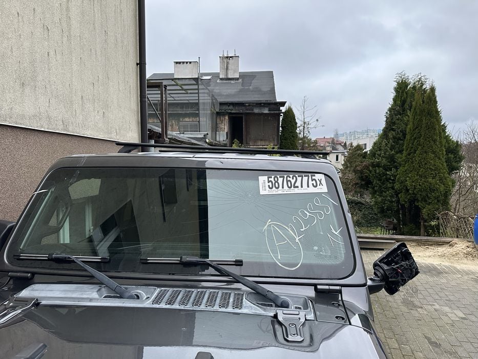 Jeep Wrangler JL 18- Ramka przedniej szyby czołowa ramka