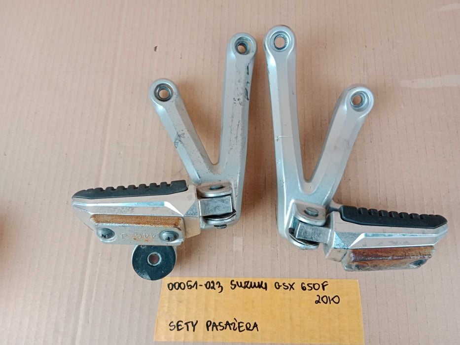 Suzuki GSX 650 F Sety Pasażera Set Prawy Lewy Tył Podnóżki 08-16
