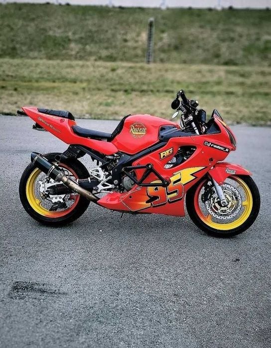 Honda CBR 600 F4i Sport Street Stunt