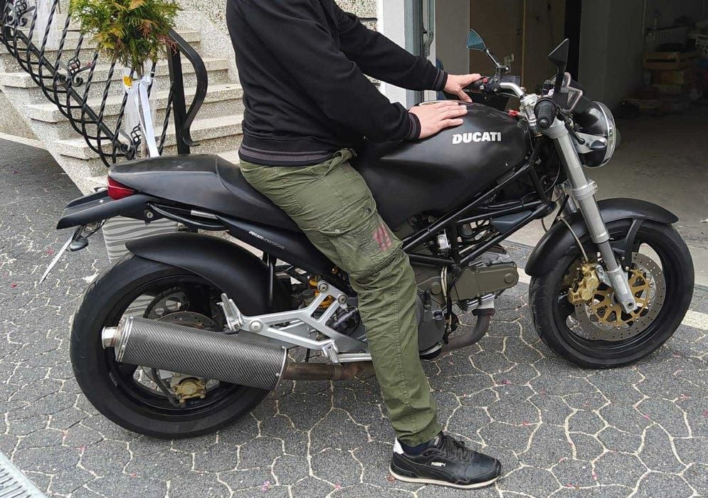 Legendarny Motocykl Ducati Monster 600