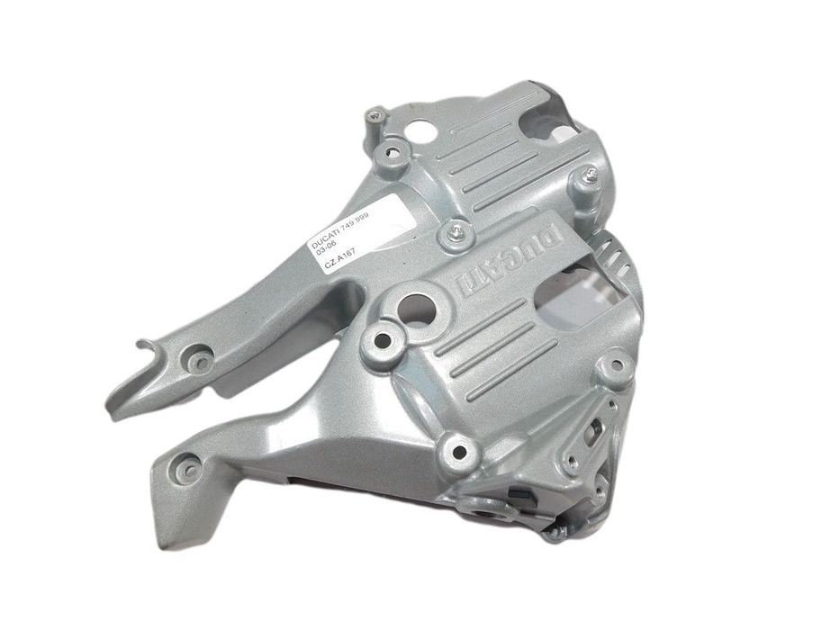 CZACHA CZASZA OWIEWKA PRZÓD DUCATI 749 999 03-06
