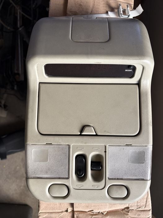 Nissan patrol gu4 05r gorny panel podsufitki