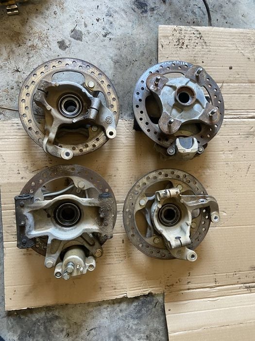 Piasta zwrotnica zacisk tarcza  polaris sportsman 1000 scrambler 850