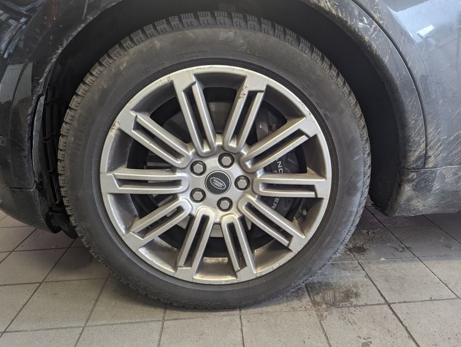 4 Felgi 20' i opony zimowe do Land Rover Discovery 4, 5, Range Rover.