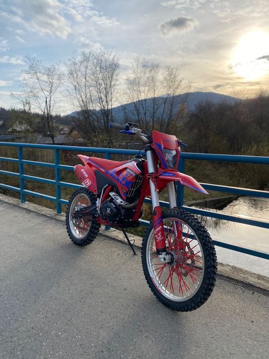 Cross asix lizard 300 JAK NOWY