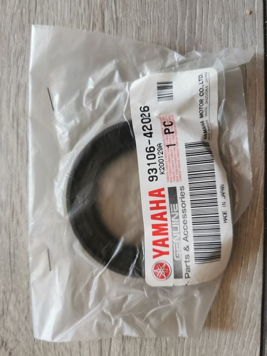 Yamaha raptor 660 uszczelniacz wahacza mimośród os