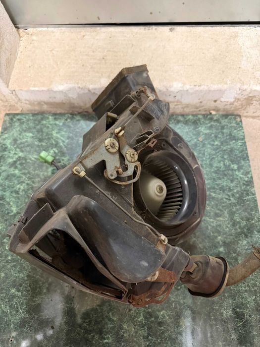 Suzuki Samurai SJ413 nagrzewnica wentylator nawiewu