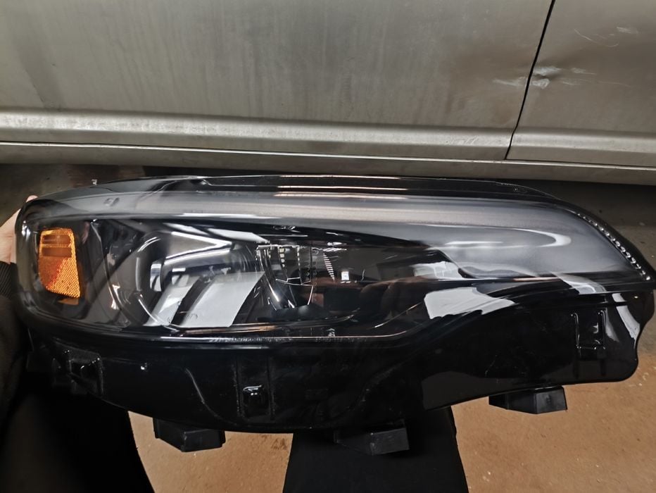 Jeep Cherokee KL Lift Reflektor prawy przedni