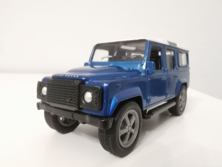 NewRay Autko Model Land Rover Defender 110