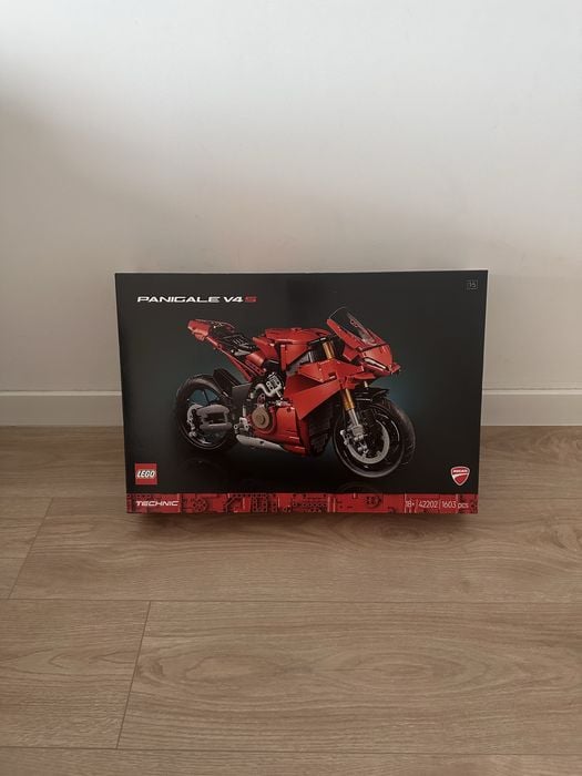 LEGO Technic 42202 Ducati Panigale V4S - NOWY