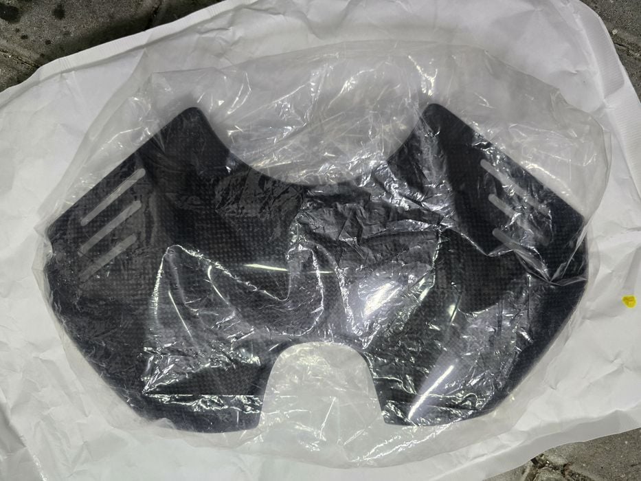 Ducati Panigale v4 Carbon Tank Pad, owiewka akumulatora, owiewka baku