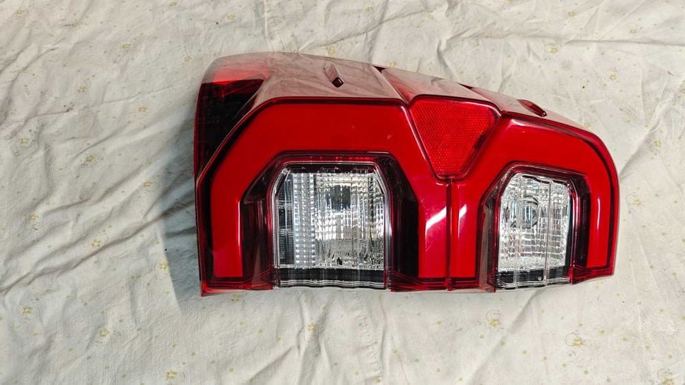 Lampa tył Lewa Toyota Hilux VIII Led