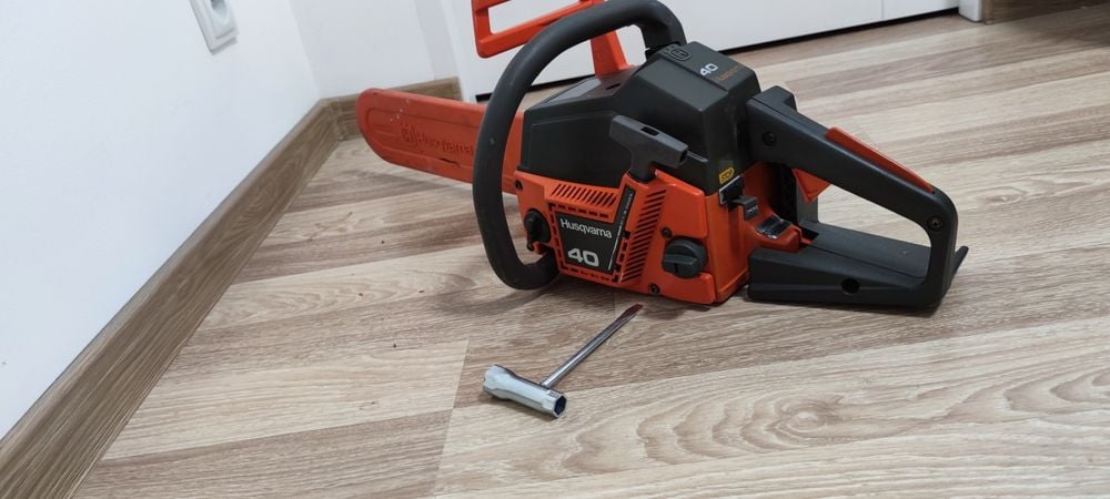 Husqvarna 40 piła spalinowa pilarka łańcuchowa Stihl Ms 230 231 / 251 jonsered