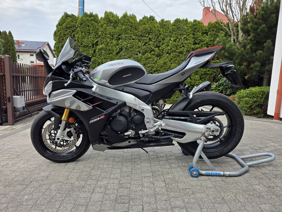 Aprilia RSV4 1100 Faktura Vat23