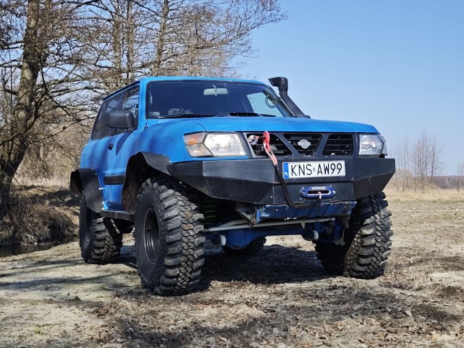 Nissan Patrol Y61 2.8TD 5-osobowy 3.5T hak off-road off road terenowy w teren do błota koła 38 cali 4 cale lift Iron Man wyciągarka