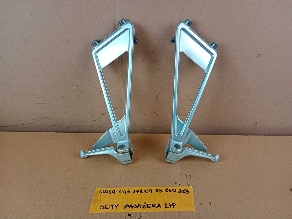 Aprilia RS 660 Sety Pasażera Set Prawy Lewy Podnóżki Podnóżek Tył