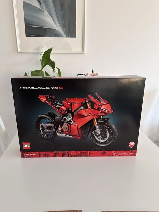 LEGO Technic 42202 - Motocykl Ducati Panigale V4 S - NOWY