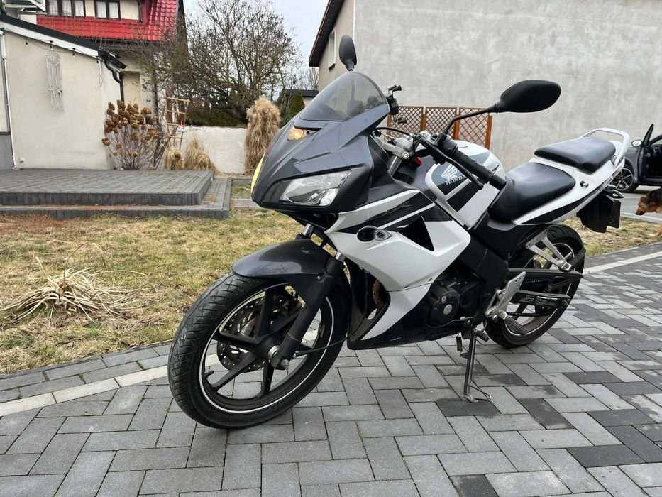Sprzedam Hondę CBR 125R - zadbana, niski przebieg