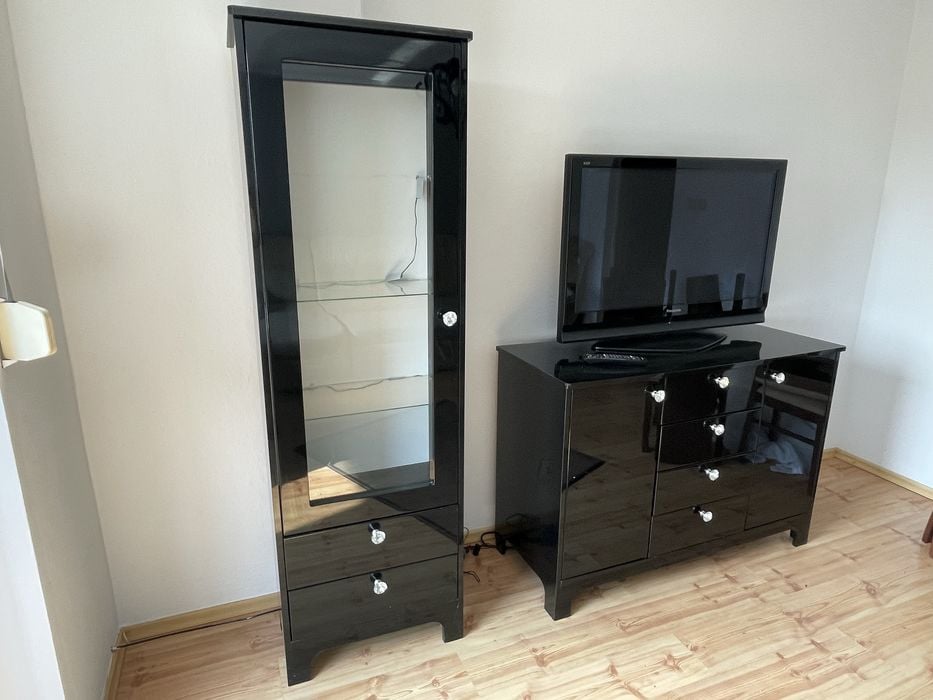 Stylowe czarne meble w połysku – komplet do salonu gratis lampa