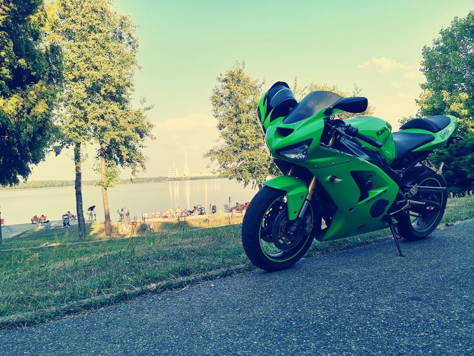 Kawasaki zx6r 636 6 lat w jednych rękach