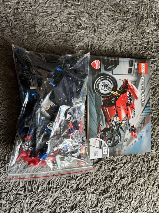 Lego Technic 42107 Ducati Panigale V4 R