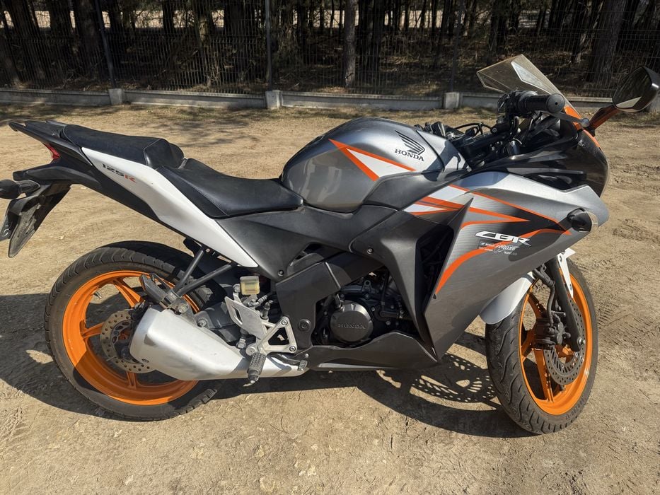 Honda CBR 125 honda