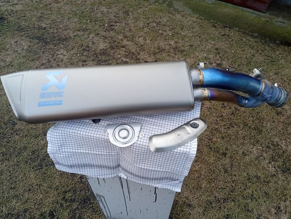 Oryginalny tłumik końcowy wydech  Akrapovic  tytan Honda CBR1000RR-R