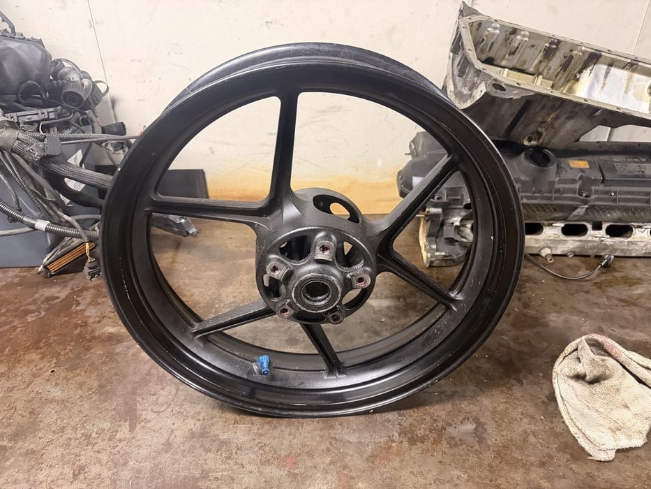 Felga przednia kawasaki zx-10r 04-05r