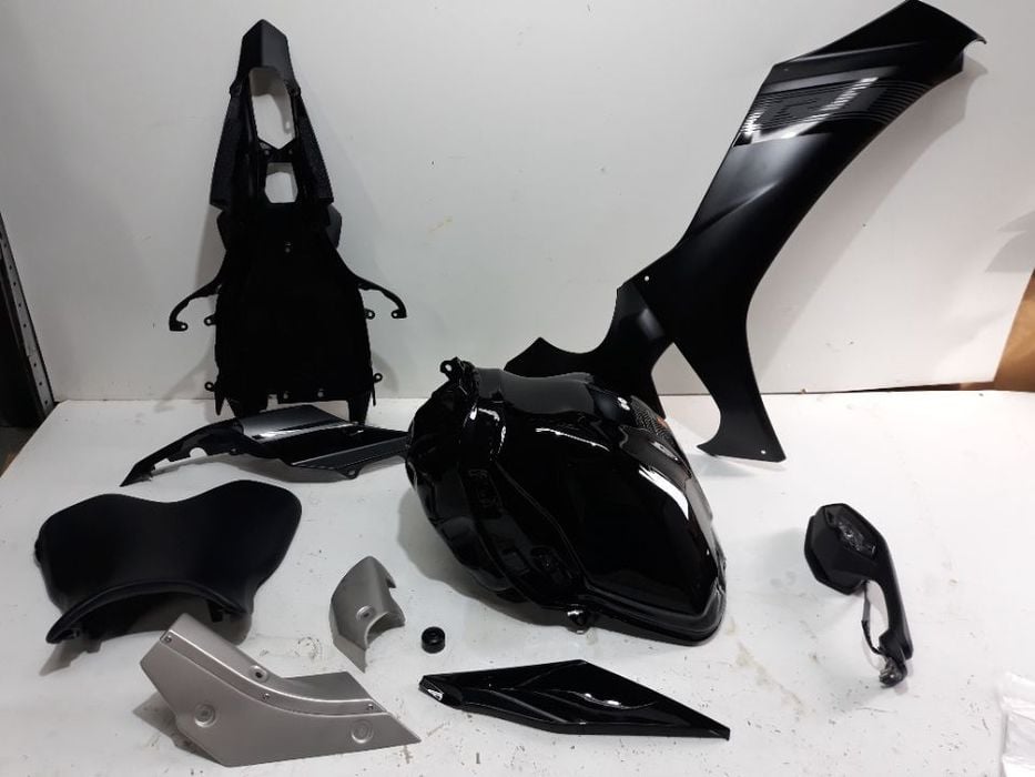 yamaha r1 rn32 zbiornik paliwa ogon owiewka lusterko siedzenie