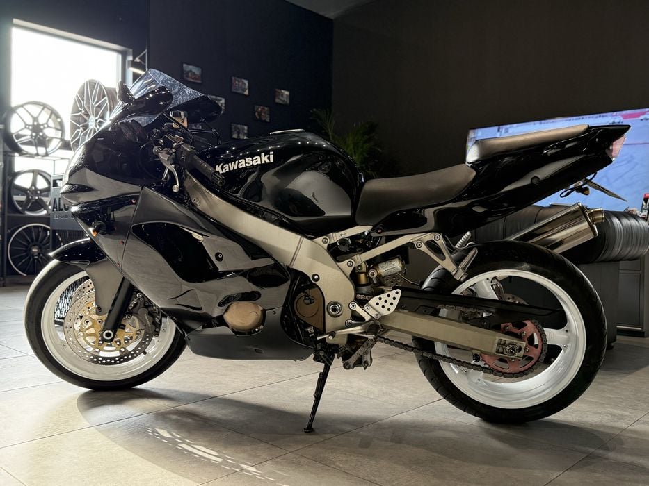 Kawasaki 900 zx9r Ninja 2001 przebieg 38tys Po serwisie Zadbana