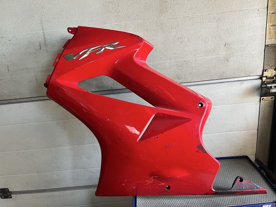 Lewy boczek honda vfr 800 rc46