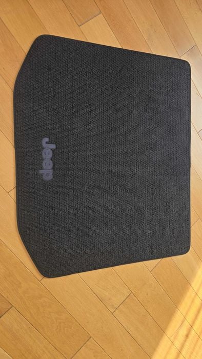 Dywanik samochodowy JEEP GRAND CHEROKEE