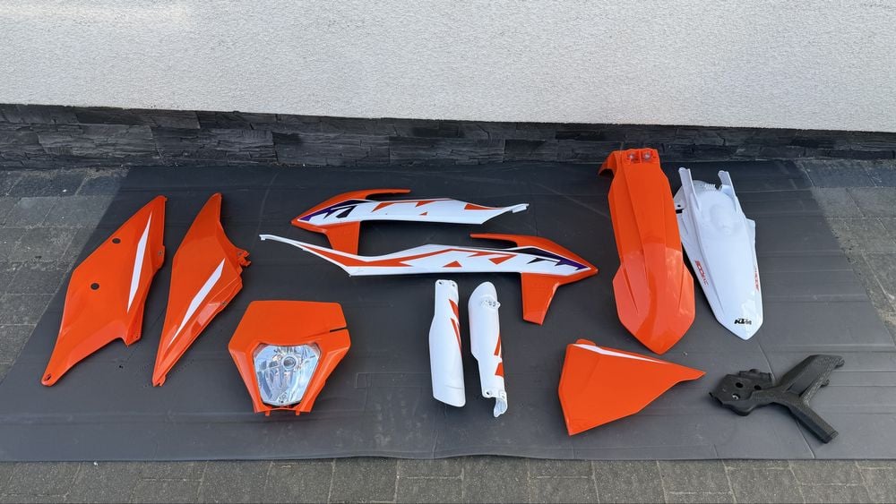 Oryginalne plastiki owiewki lampa ktm exc 300 tpi jak nowe 2022