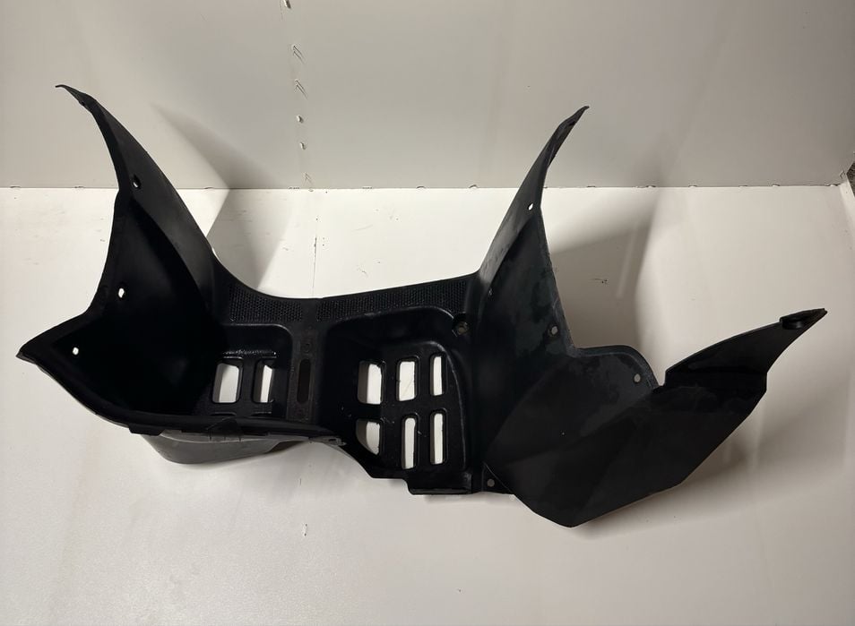 Honda TRX 420 2010 lewa stopka podnóżek podłoga osłona nóg, oryginal