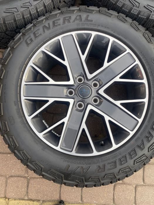 Koła 20/8 cali Jeep Wrangler Mopar