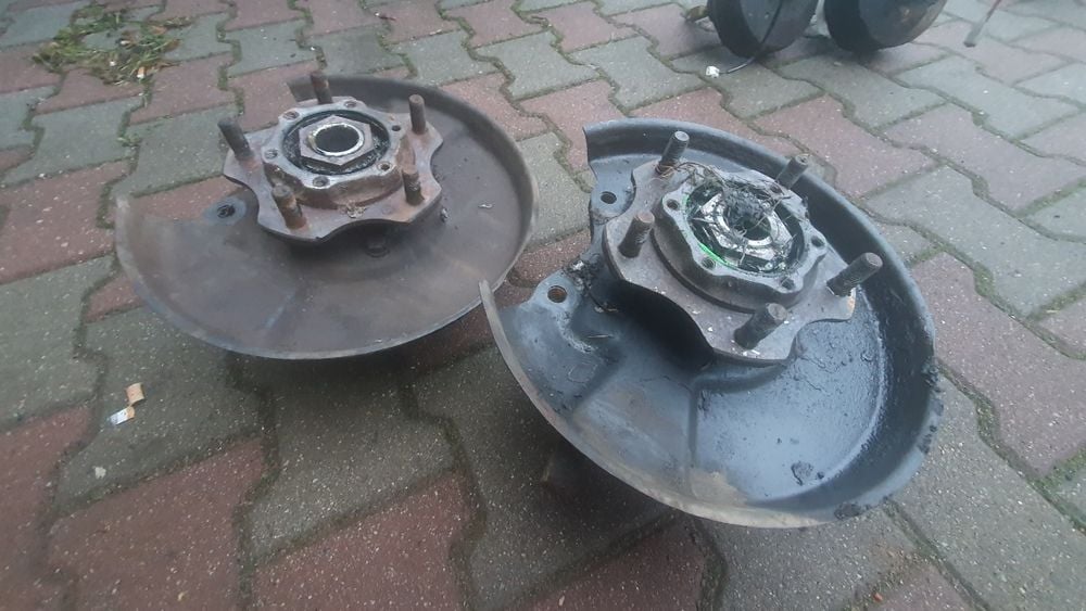 Suzuki Samurai Samuraj zwrotnica Piasta sprawne łożyska