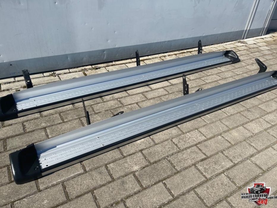 Orurowanie, Progi, Toyota Hilux